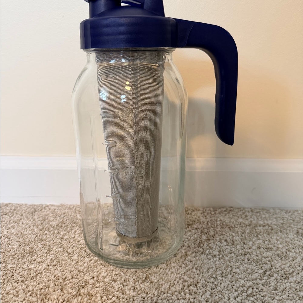Glass Cold Brew Coffee Maker with Blue Handle